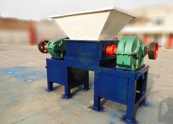 Çin Elektrikli Lastik Parçalama Ekipmanları, Kauçuk Kırıntı Makinesi 380V / 50Hz / 3 Fazlı Tedarikçi